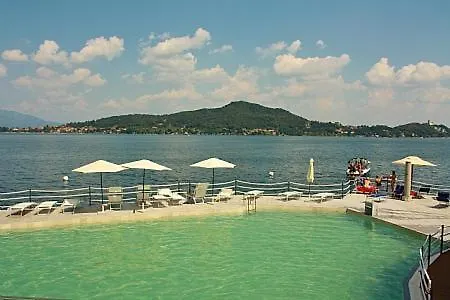 Sleeps 6 Pool Wifi Apartment *