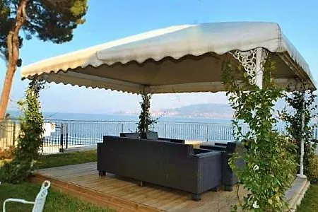 Sleeps 6 Pool Wifi Meina