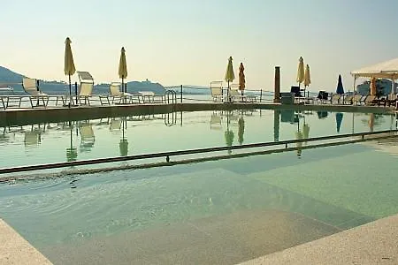 Sleeps 6 Pool Wifi Apartment *
